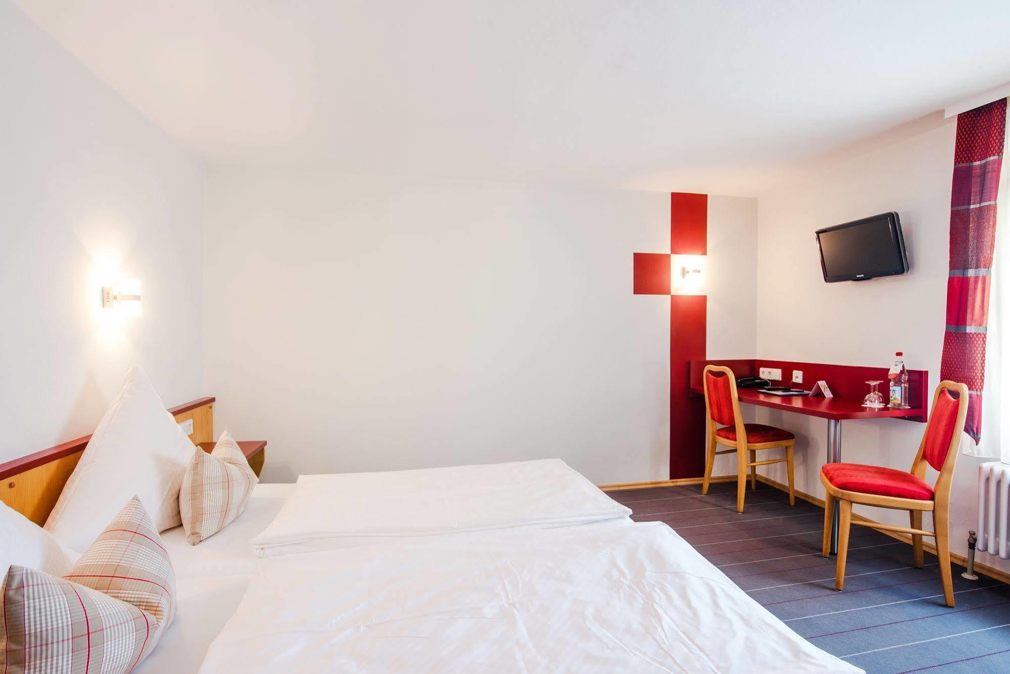 Hotel Gasthof Zum Roessle อัลเทนชตัดท์ ภายนอก รูปภาพ