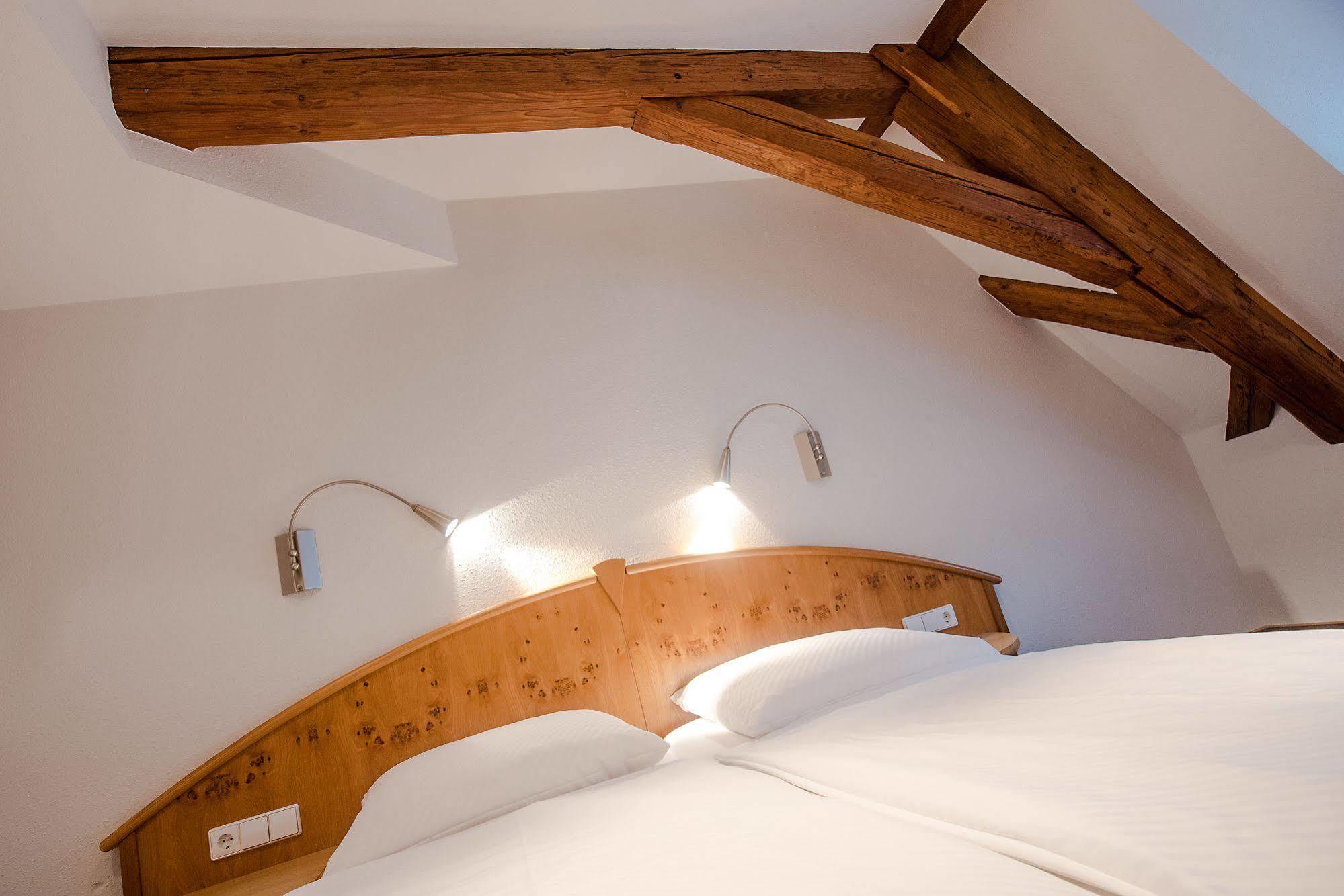 Hotel Gasthof Zum Roessle อัลเทนชตัดท์ ภายนอก รูปภาพ